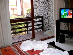 Altos Medanos - Cabañas y Club de Bosque