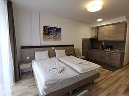 Corvin Holiday Apartment Hotel