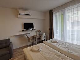 Corvin Holiday Apartment Hotel