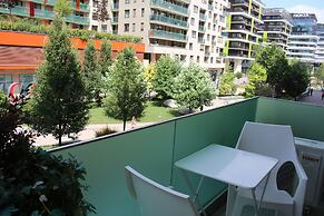 Corvin Holiday Apartment Hotel