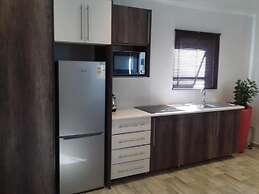 Mayberrypark Guest Lodge