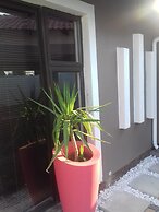 Mayberrypark Guest Lodge