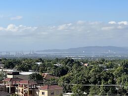 Studio Chateau - Manor Park, Kingston 8