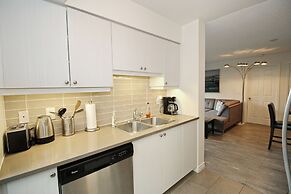 Executive 3BR next to Scotia Arena