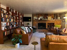 Devils Tower Lodge (Bed and Breakfast)