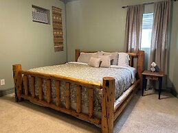 Devils Tower Lodge (Bed and Breakfast)