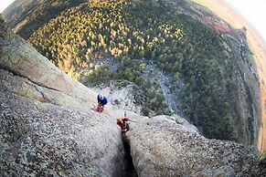 Devils Tower Lodge
