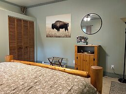 Devils Tower Lodge (Bed and Breakfast)