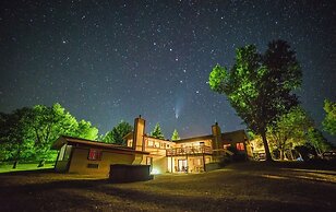 Devils Tower Lodge (Bed and Breakfast)