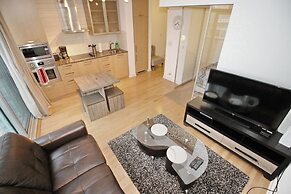 High-Rise Junior 2Br Condo downtown