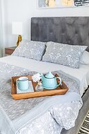 High-Rise Junior 2Br Condo downtown