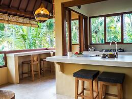 Devi's Place Tejakula