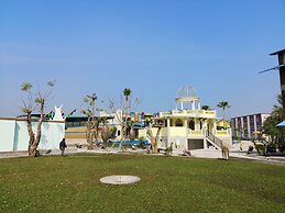 River Walk Urban Camping House