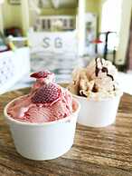 River Walk Urban Camping House