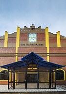 River Walk Urban Camping House