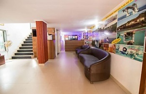 Hotel Travellers Inn