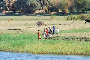 Dahabeya Queen Farida