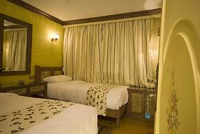 Dahabeya Queen Farida