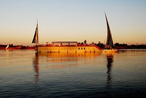 Dahabeya Queen Farida