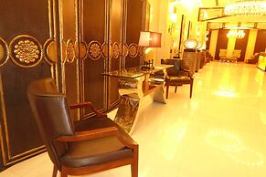 Luxury Condo at Forbeswood Parklane