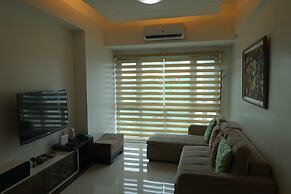 Luxury Condo at Forbeswood Parklane