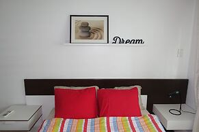 Luxury Condo at Forbeswood Parklane