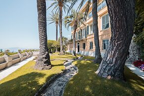 Villa Riviera Resort