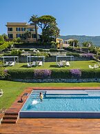 Villa Riviera Resort