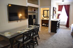 Silver Horseshoe Inn