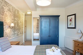 The Kings Arms Hotel - Inn