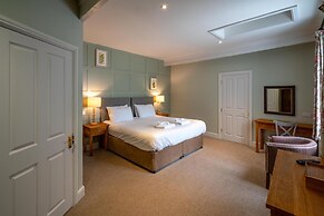 The Kings Arms Hotel - Inn