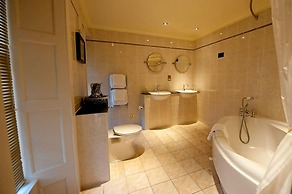 Savoy Park Hotel