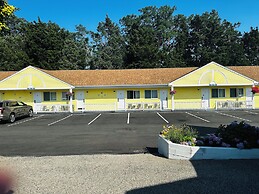 Blue Spruce Motel & Townhouses