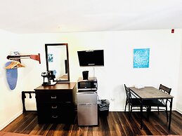 Blue Spruce Motel & Townhouses