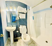 Blue Spruce Motel & Townhouses