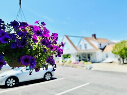 Blue Spruce Motel & Townhouses