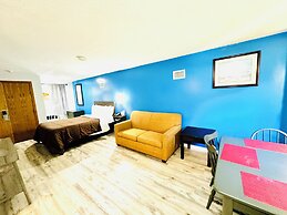 Blue Spruce Motel & Townhouses