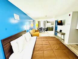 Blue Spruce Motel & Townhouses