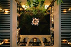 Riad La Porte Rouge By La Siredrah