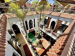 Riad La Porte Rouge By La Siredrah