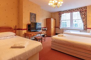 The New Inn by Roomsbooked