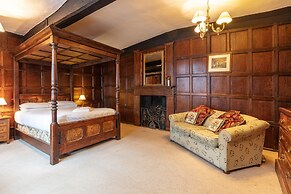 The New Inn by Roomsbooked