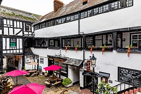 The New Inn by Roomsbooked
