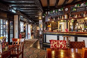 The New Inn by Roomsbooked