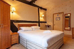 The New Inn by Roomsbooked