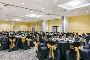 Eisenhower Hotel & Conference Center