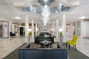 Eisenhower Hotel & Conference Center