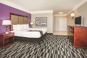 La Quinta Inn & Suites by Wyndham Dallas South-DeSoto