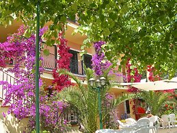 Aparthotel Domus De Janas Sul Mare