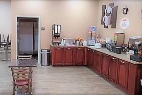 Super 8 by Wyndham Rolla
